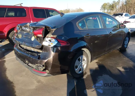 2017 Kia Forte Lx z USA, uszkodzony, nr VIN 3KPFK4A75HE121777